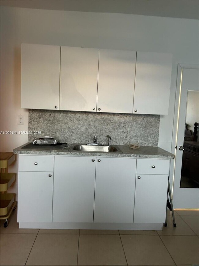 Building Photo - 9525 SW 16th St