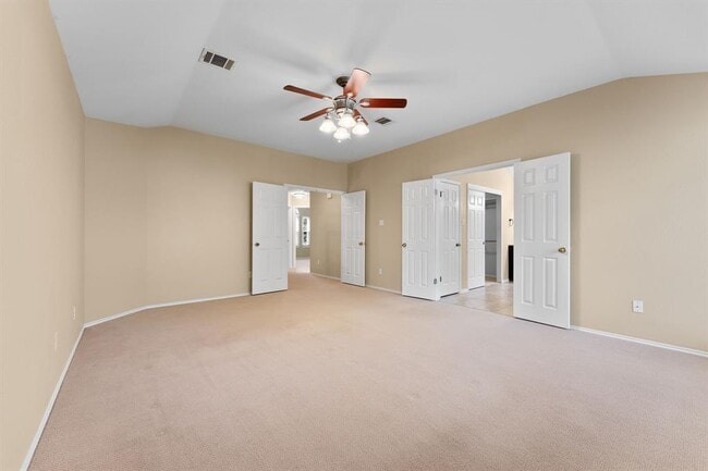 Building Photo - 2104 Lobelia Dr