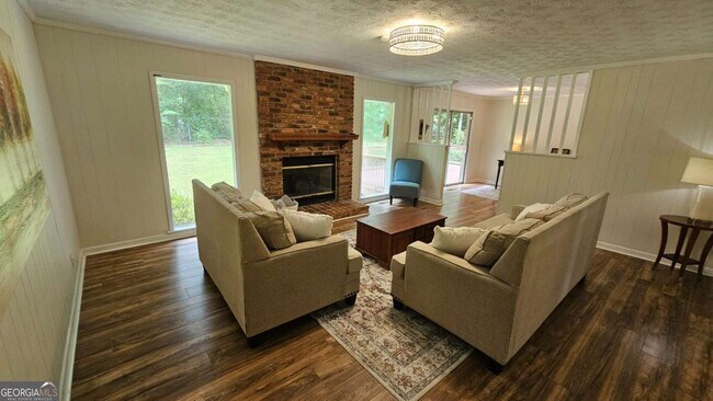 Building Photo - 810 Joy Dr