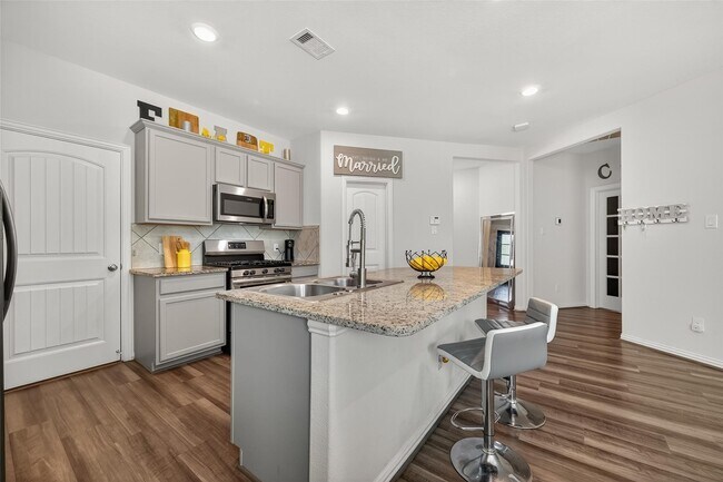 Building Photo - 15950 Boom Dr