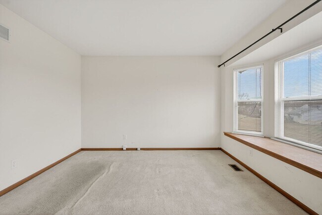 Building Photo - Charming 3 Bedroom with Garage!