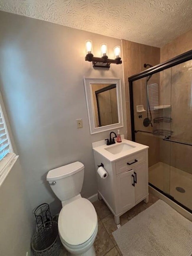 Building Photo - Beautifully Renovated 3-Bedroom, 2-Bath Ranch Home on Full Basement!