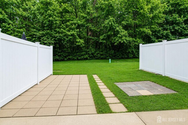 Building Photo - 40 Staghorn Dr