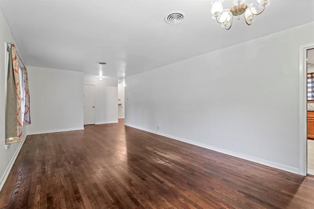 Building Photo - 810 Linwood Dr