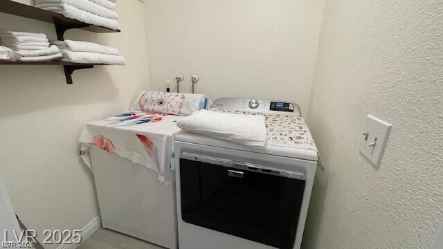 Building Photo - 5576 W Rochelle Ave.