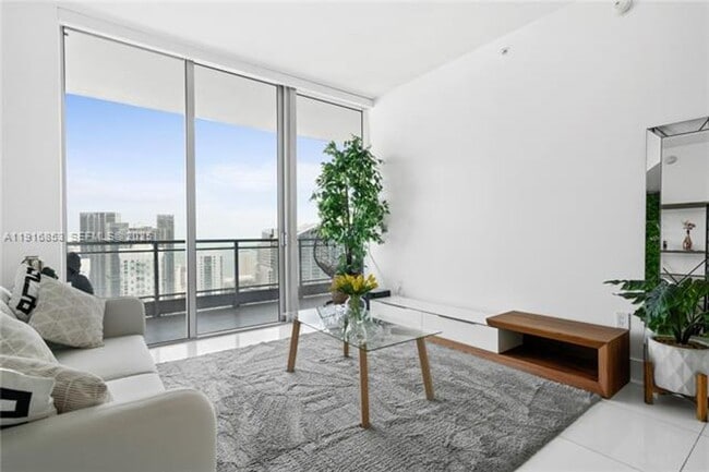 Building Photo - 92 SW 3rd St