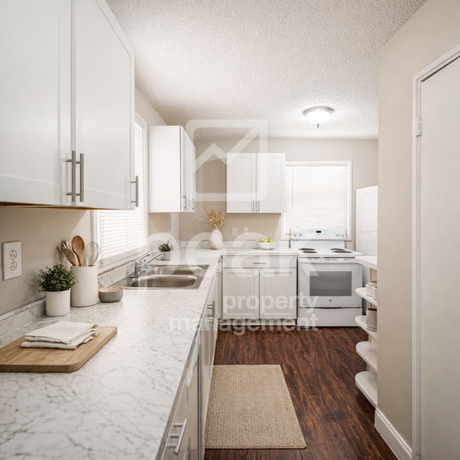 Building Photo - $1200! Beautiful 3 Bed/ 1 Bath home in Birmingham! Apply by 4/9 and save 50% off first month's rent!