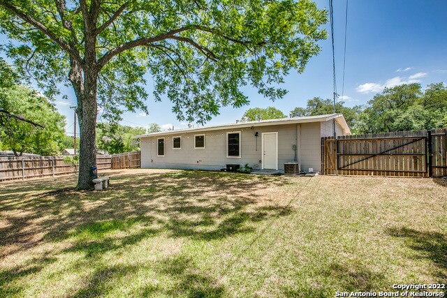 Building Photo - 411 Dresden Dr