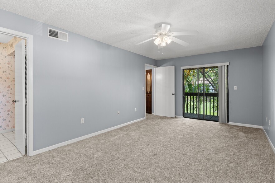 Walkout sliding glass door to private balcony - 2636 Crown Ct