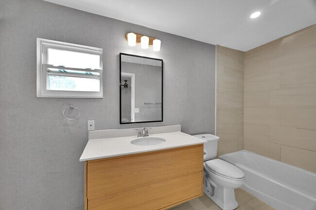 Building Photo - 6385 86th Pl