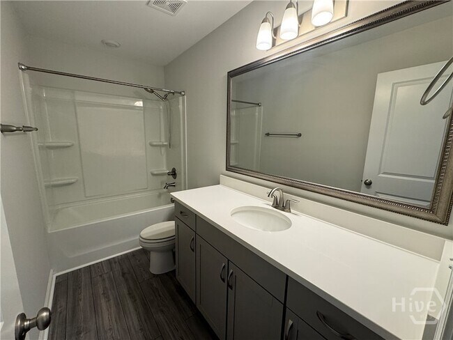 Building Photo - 148 Spring Hill Dr