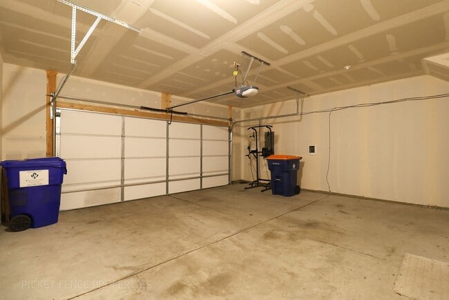 Building Photo - New Townhome in Downtown Johnstown