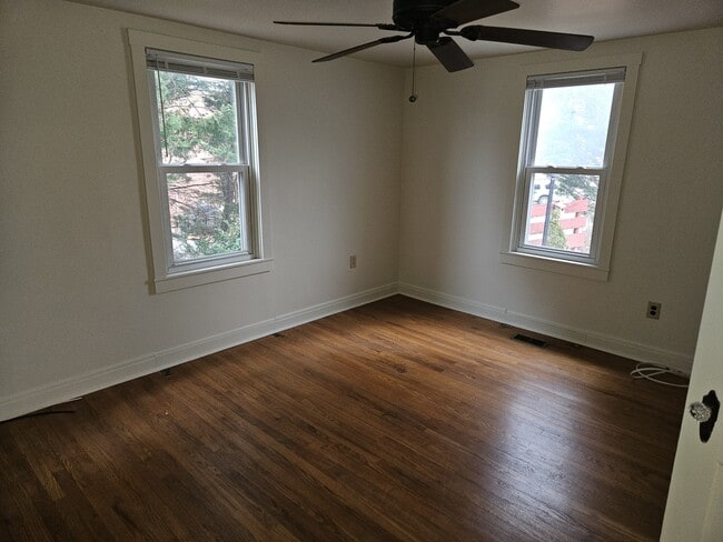 Building Photo - 513 E Baltimore St