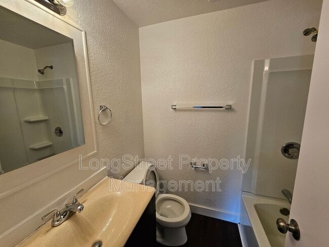 Building Photo - 14171 SW Allen Blvd