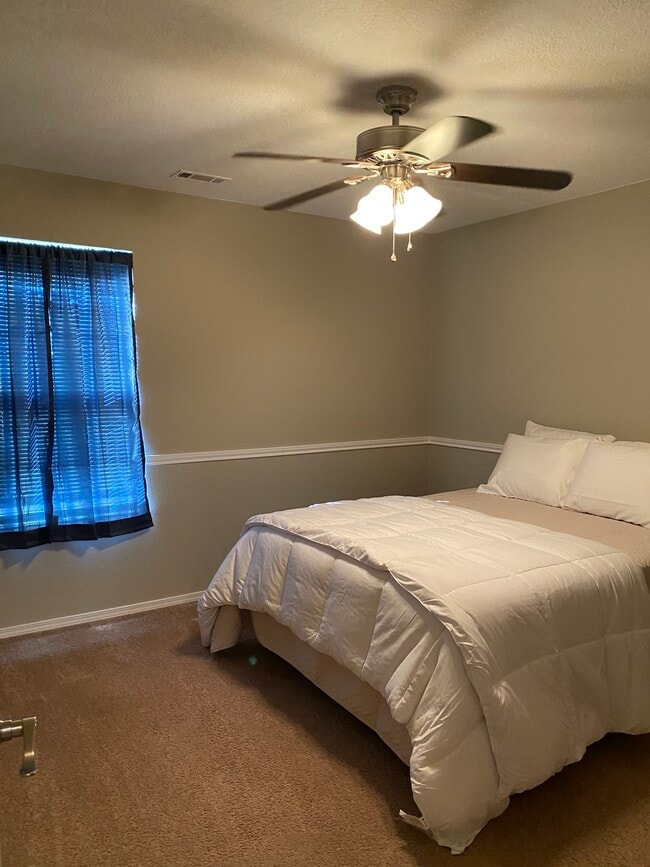 Building Photo - 4847 W Ponca St