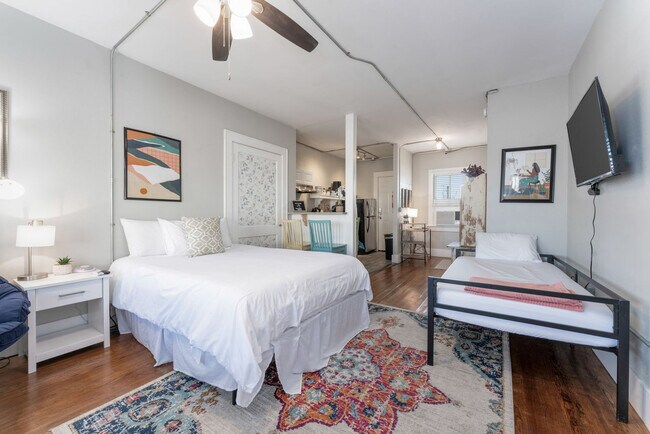 Building Photo - 304 Power St