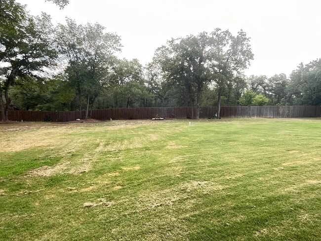 Building Photo - 148 Legacy View