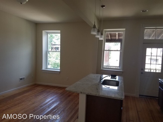 Building Photo - 3307 Texas Ave