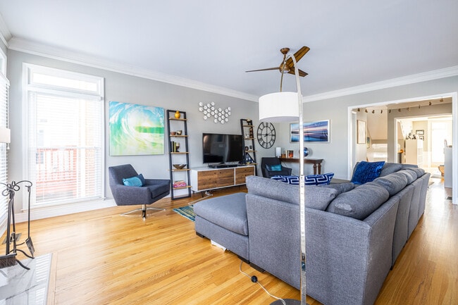 Building Photo - 2454 Vivian Cir