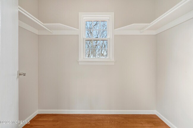 Building Photo - 429 Lake Ave