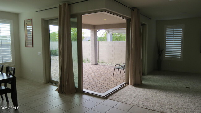 Building Photo - 5862 N 86th Dr