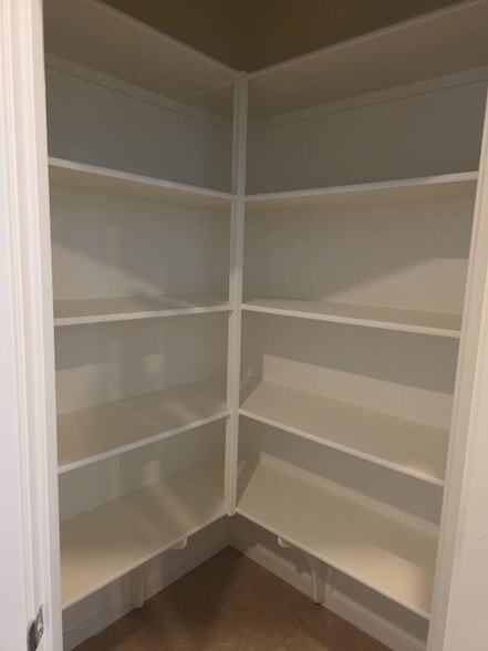 Building Photo - 18085 W Elm St