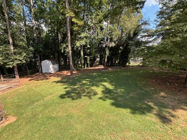 Building Photo - Beautifully Renovated 3-Bedroom, 2-Bath Ranch Home on Full Basement!