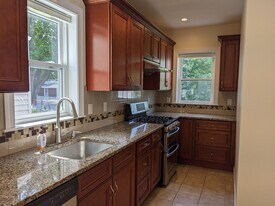 Building Photo - 56 Clayton St