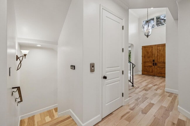 Building Photo - 7BR / 6BA Los Altos Home with Elevator, 3-Car Garage & EV Charging