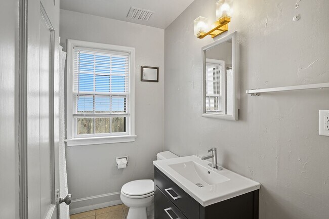 Building Photo - Charming 3-Bedroom Near Brookside & The Ga...