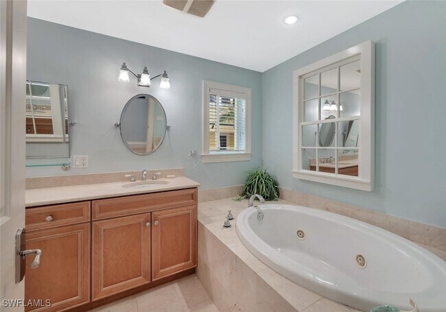 Building Photo - 325 3rd St S