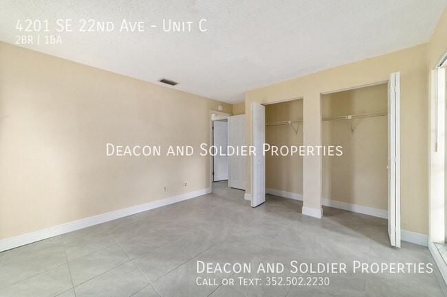 Building Photo - 4201 SE 22nd Ave