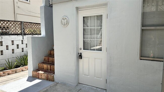 Primary Photo - 236 6th Ave N