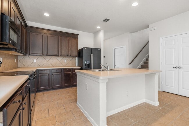 Building Photo - 5938 Cielo Ranch