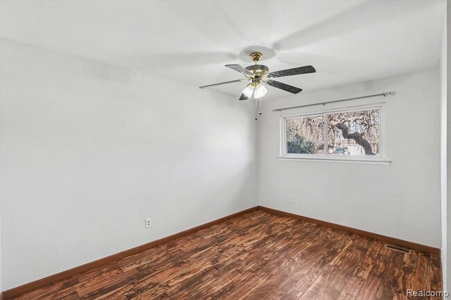 Building Photo - 12260 De Grove Dr