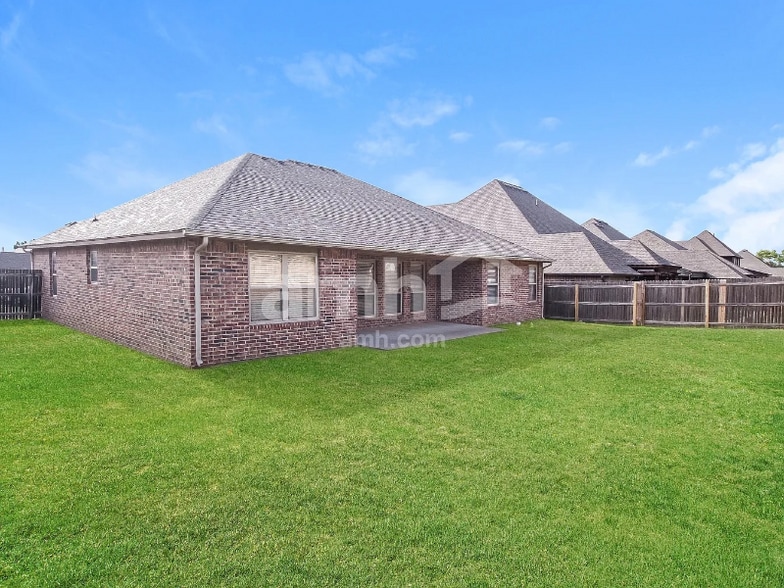 Building Photo - 14537 S Urbana Ct