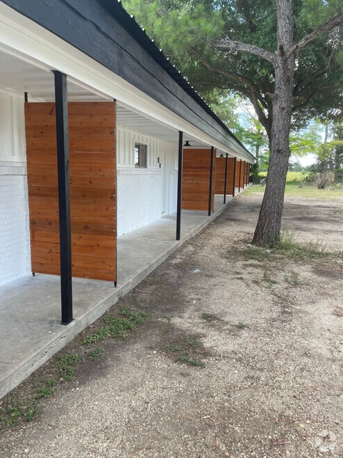 Building Photo - 1210 FM 667