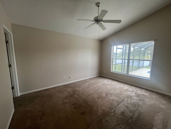 Building Photo - Hunter's Creek - 3 Bedroom, 2 Bathroom Poo...