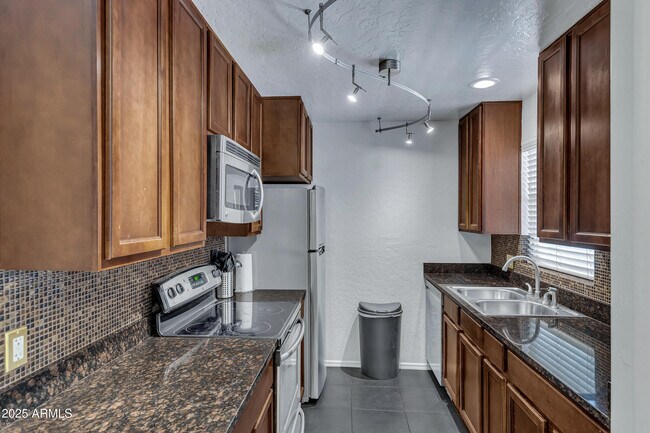 Building Photo - 14145 N 92nd St