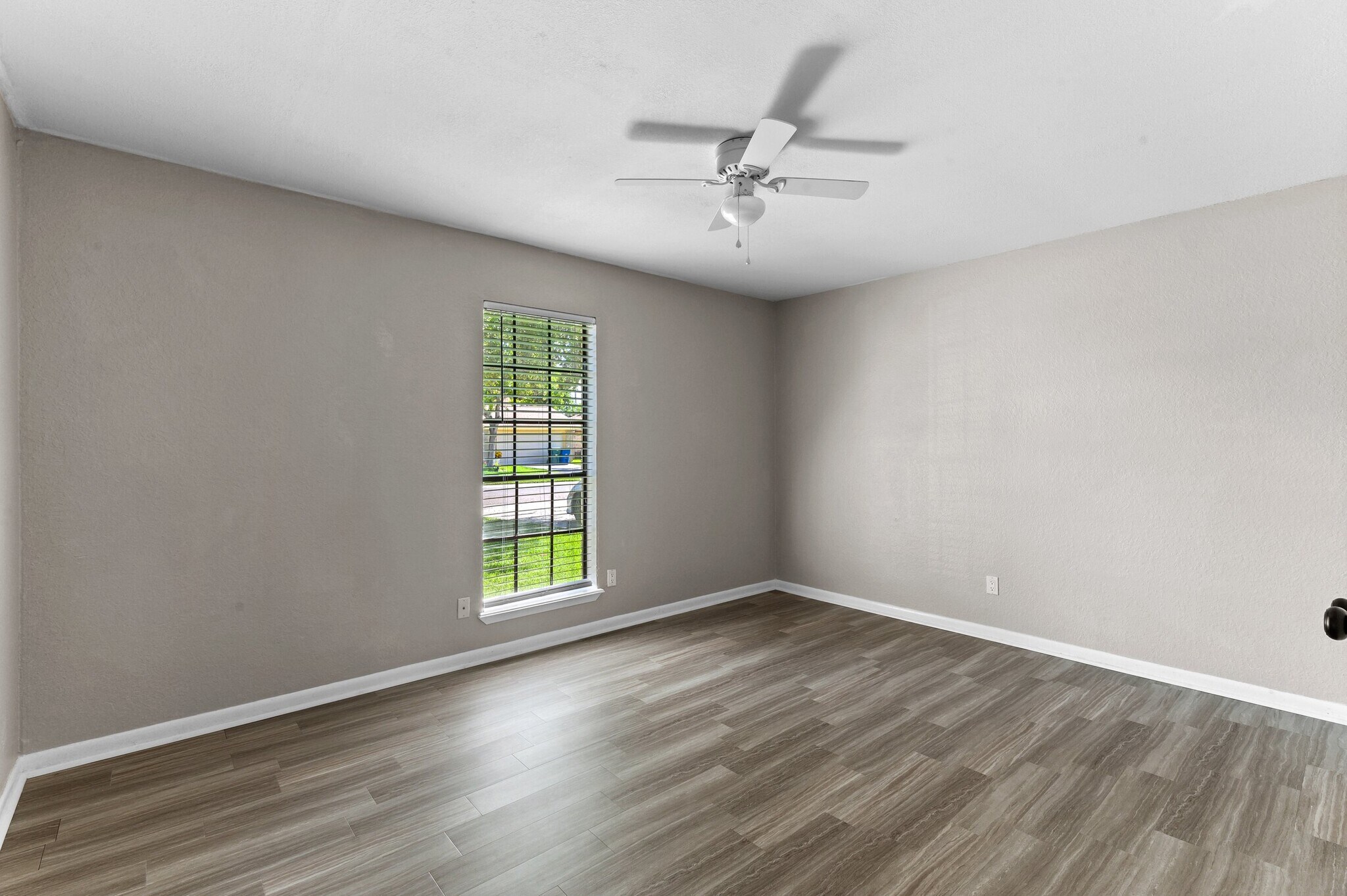 Building Photo - 7018 Taos Dr