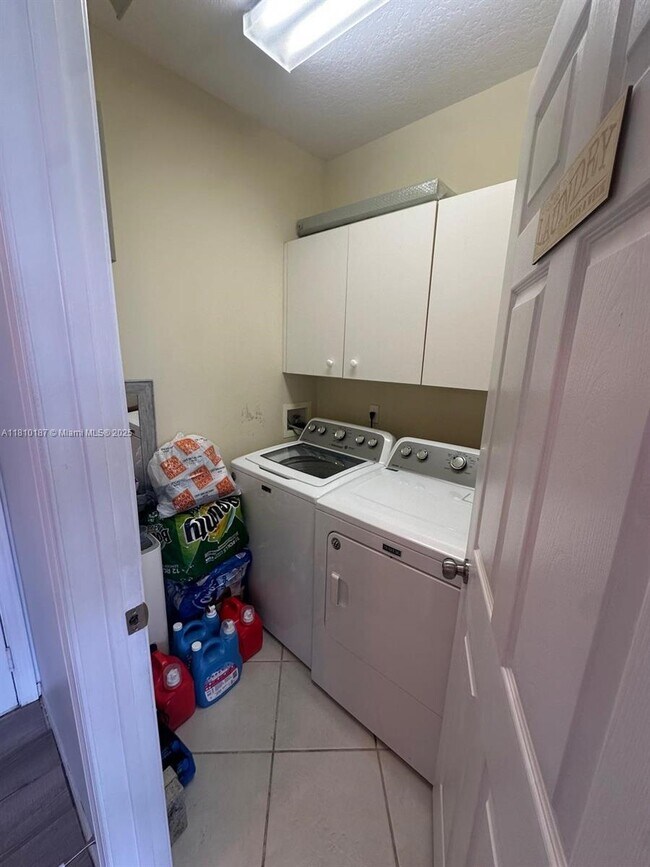 Building Photo - 3697 Miramontes Cir