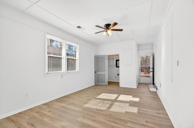 Building Photo - 4225 Cottage Ln