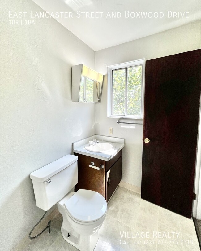 Building Photo - Budget-friendly 1-Bed w/ On-Site Laundry &...