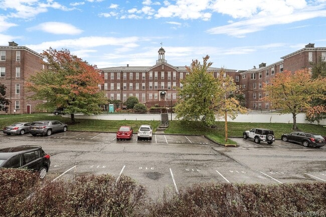 Building Photo - 1701 Crompond Rd