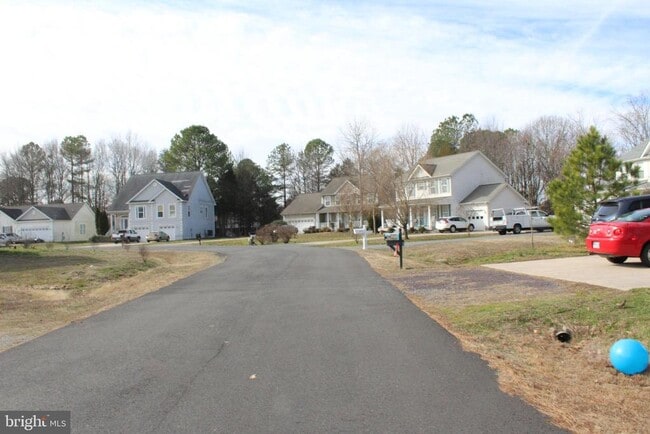 Building Photo - 211 Dogwood Ave
