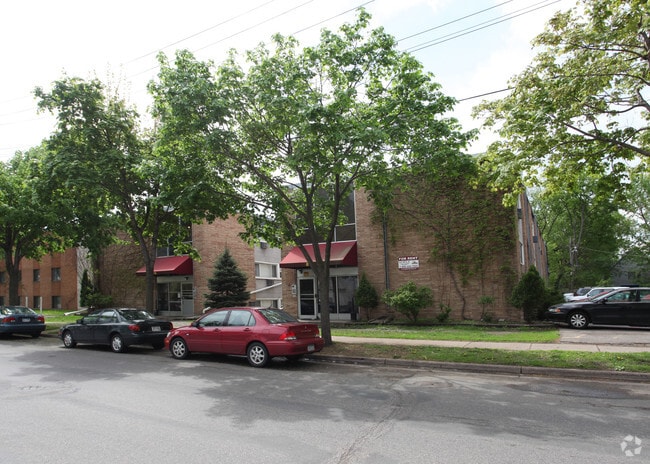 810 - 814 8th St SE - 810-814 8th St SE