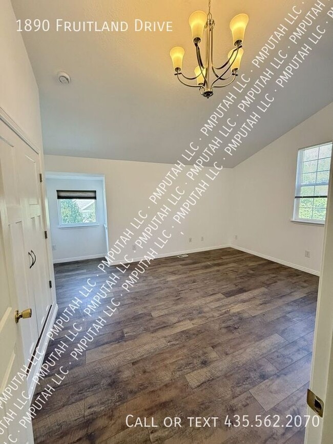 Building Photo - 1890 Fruitland Dr