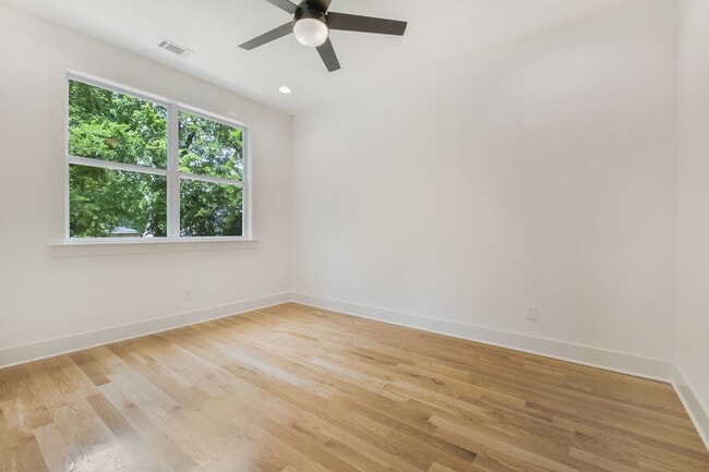 Building Photo - 111 Sadler Ct