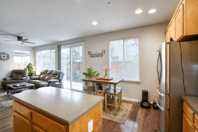 Building Photo - 5884 Cedarwood Cmn