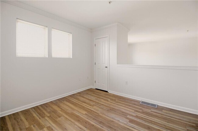 Building Photo - 1000 Providence Pl